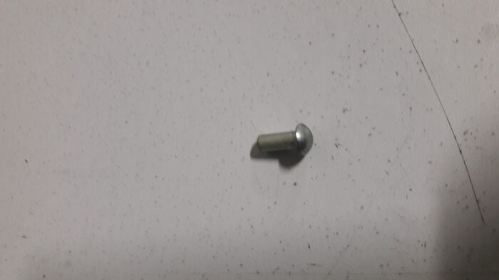 Rivet deurrem