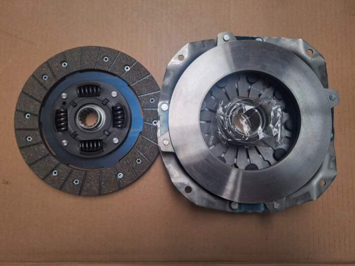 Koppelingsset / clutch CIH 215mm.
