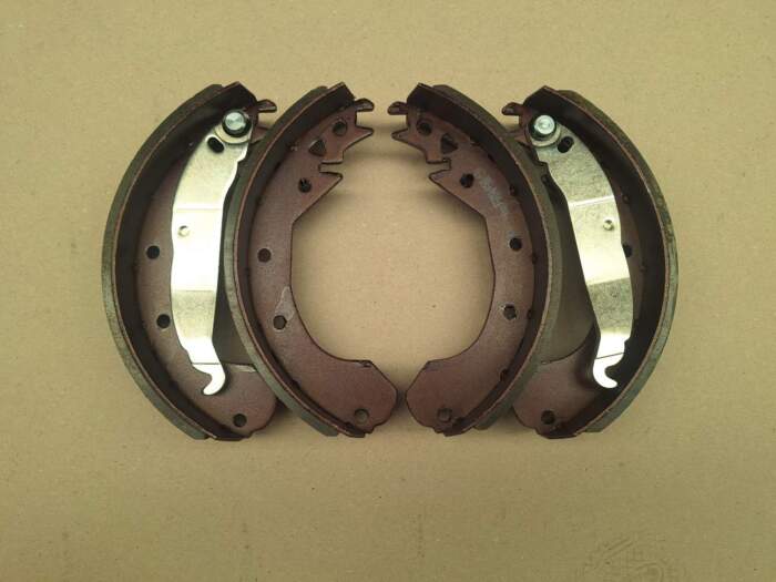 Remschoenset 230x51mm CIH (automatische verstelling)
